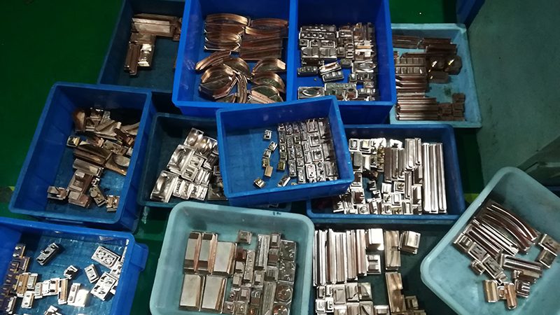 模具设计与制造：本质差异与关键要点**