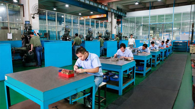 大型吹塑模具：揭秘其制造工艺与关键因素**