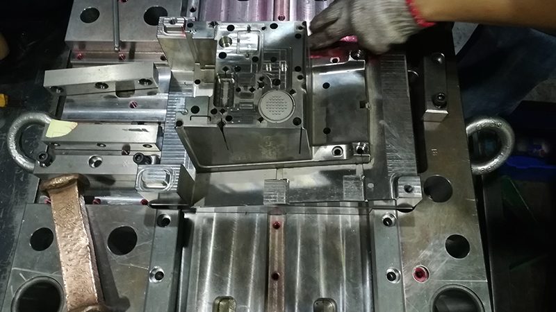 塑胶模具开模步骤详解：从设计到试模的关键节点