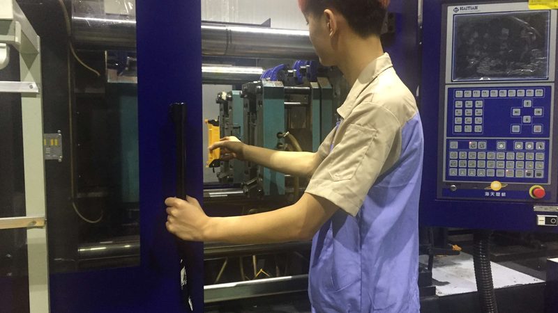 小型压铸模具定制：价格背后的工艺考量